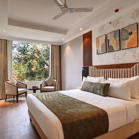Iva Premium Delhi Airport With Airport Drop Hotel New Delhi Buitenkant foto