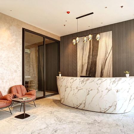 Iva Premium Delhi Airport With Airport Drop Hotel New Delhi Buitenkant foto