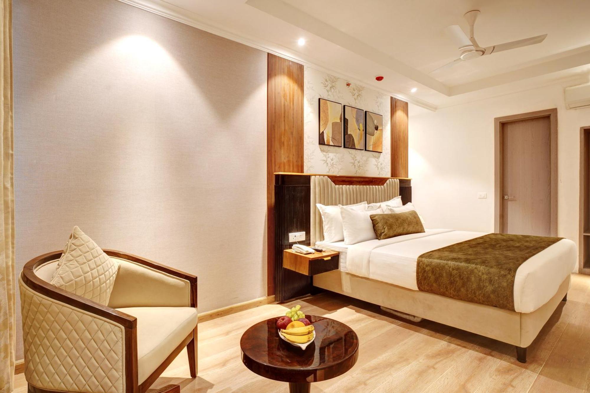 Iva Premium Delhi Airport With Airport Drop Hotel New Delhi Buitenkant foto