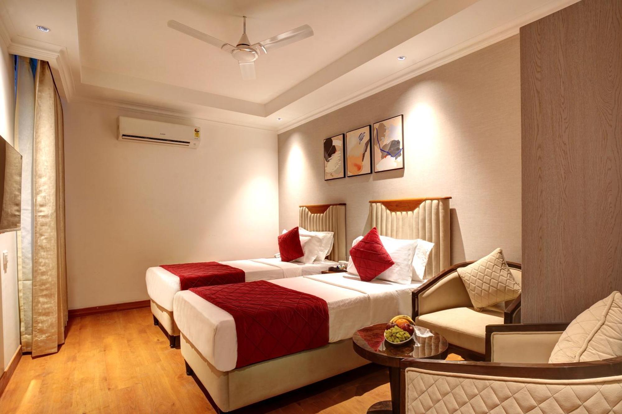 Iva Premium Delhi Airport With Airport Drop Hotel New Delhi Buitenkant foto