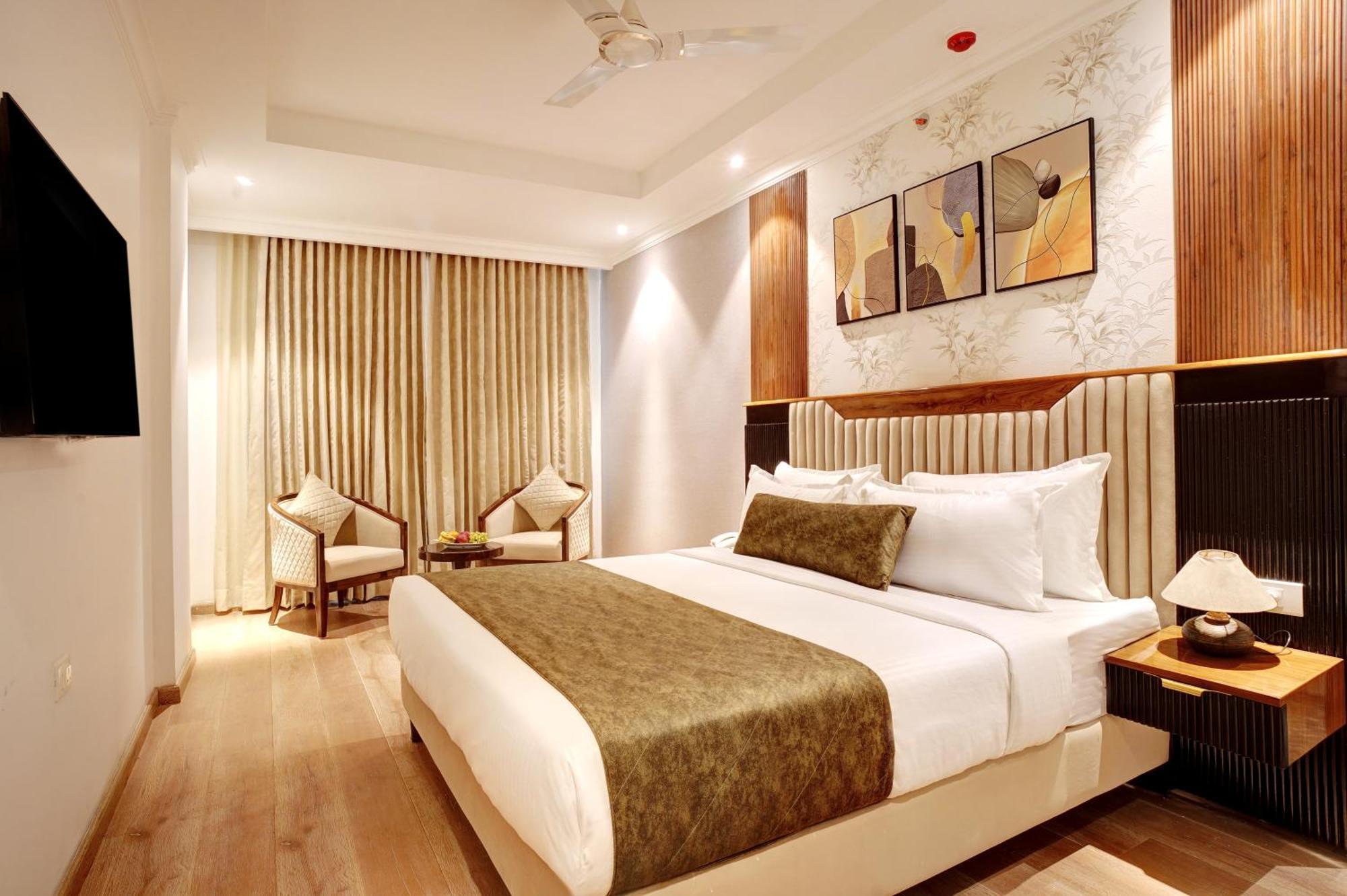 Iva Premium Delhi Airport With Airport Drop Hotel New Delhi Buitenkant foto