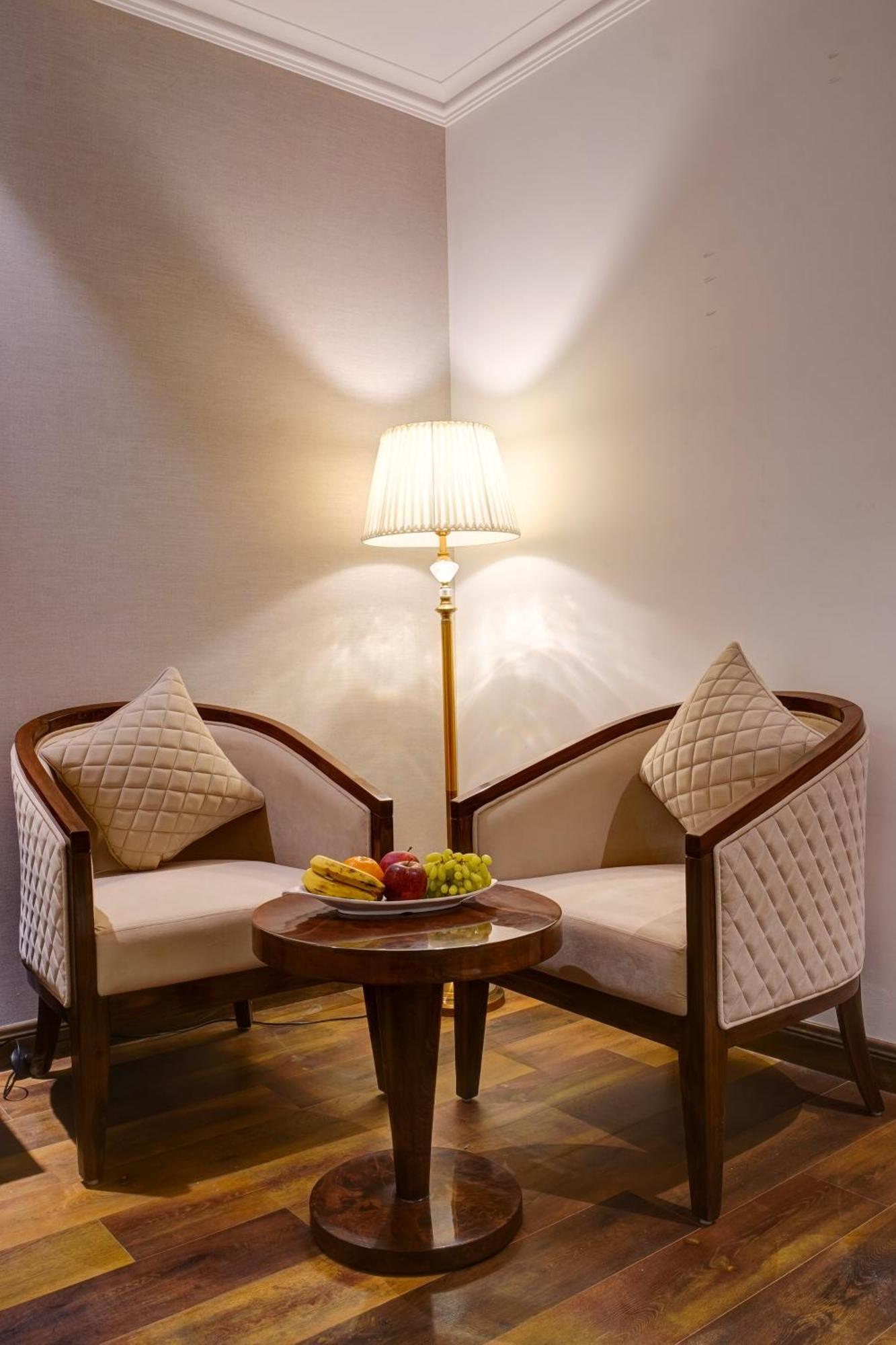 Iva Premium Delhi Airport With Airport Drop Hotel New Delhi Buitenkant foto