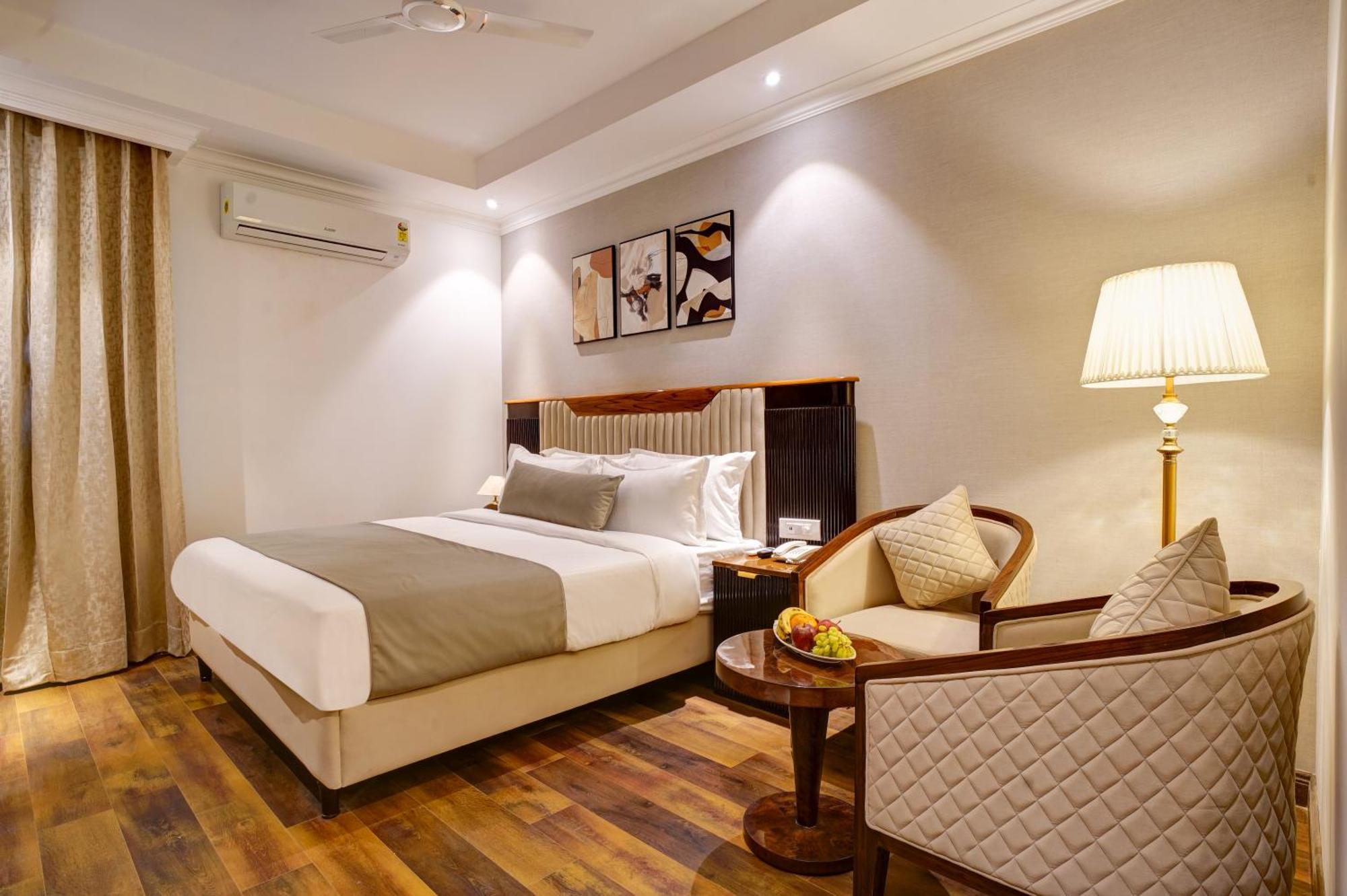 Iva Premium Delhi Airport With Airport Drop Hotel New Delhi Buitenkant foto