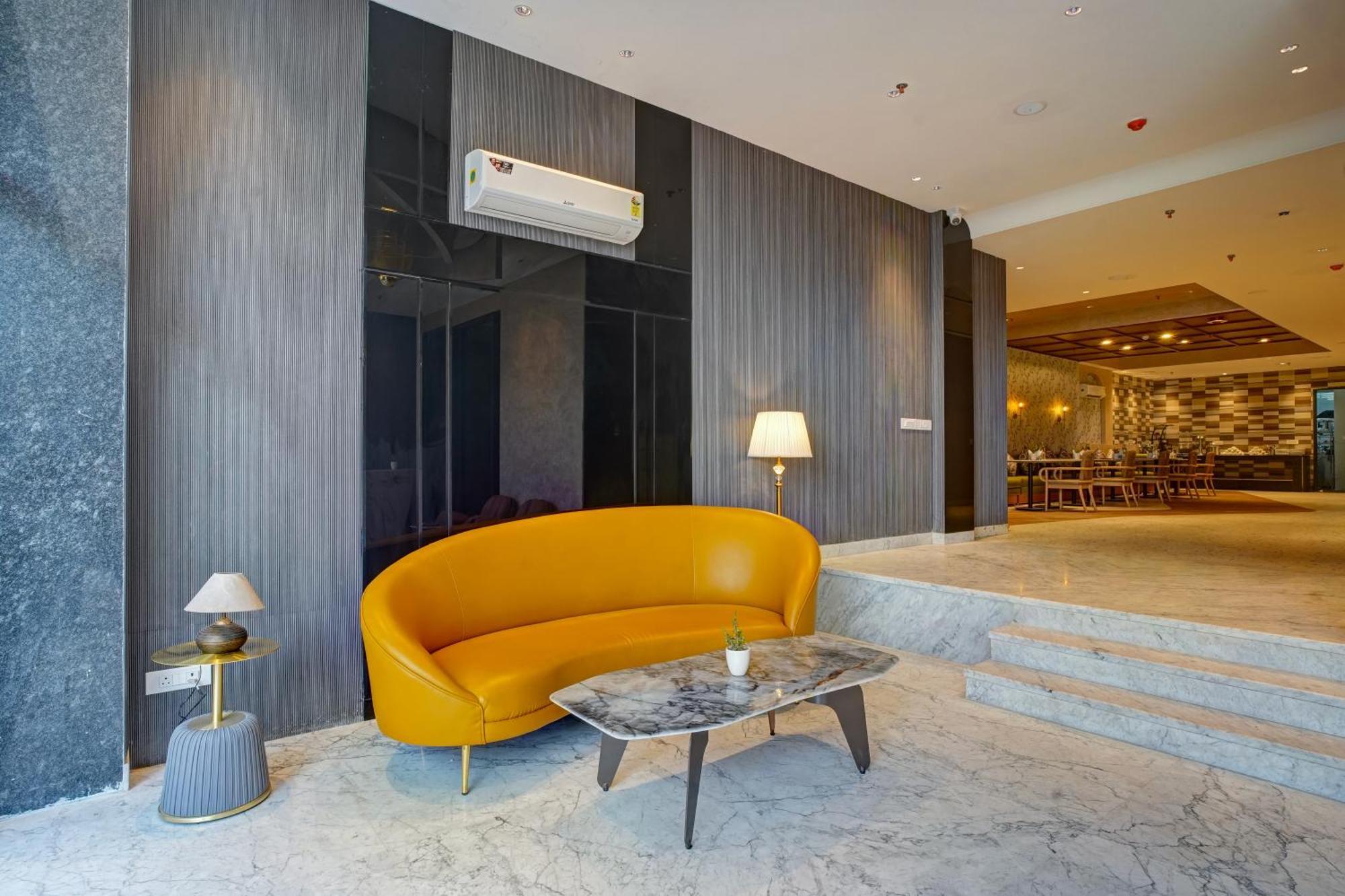 Iva Premium Delhi Airport With Airport Drop Hotel New Delhi Buitenkant foto
