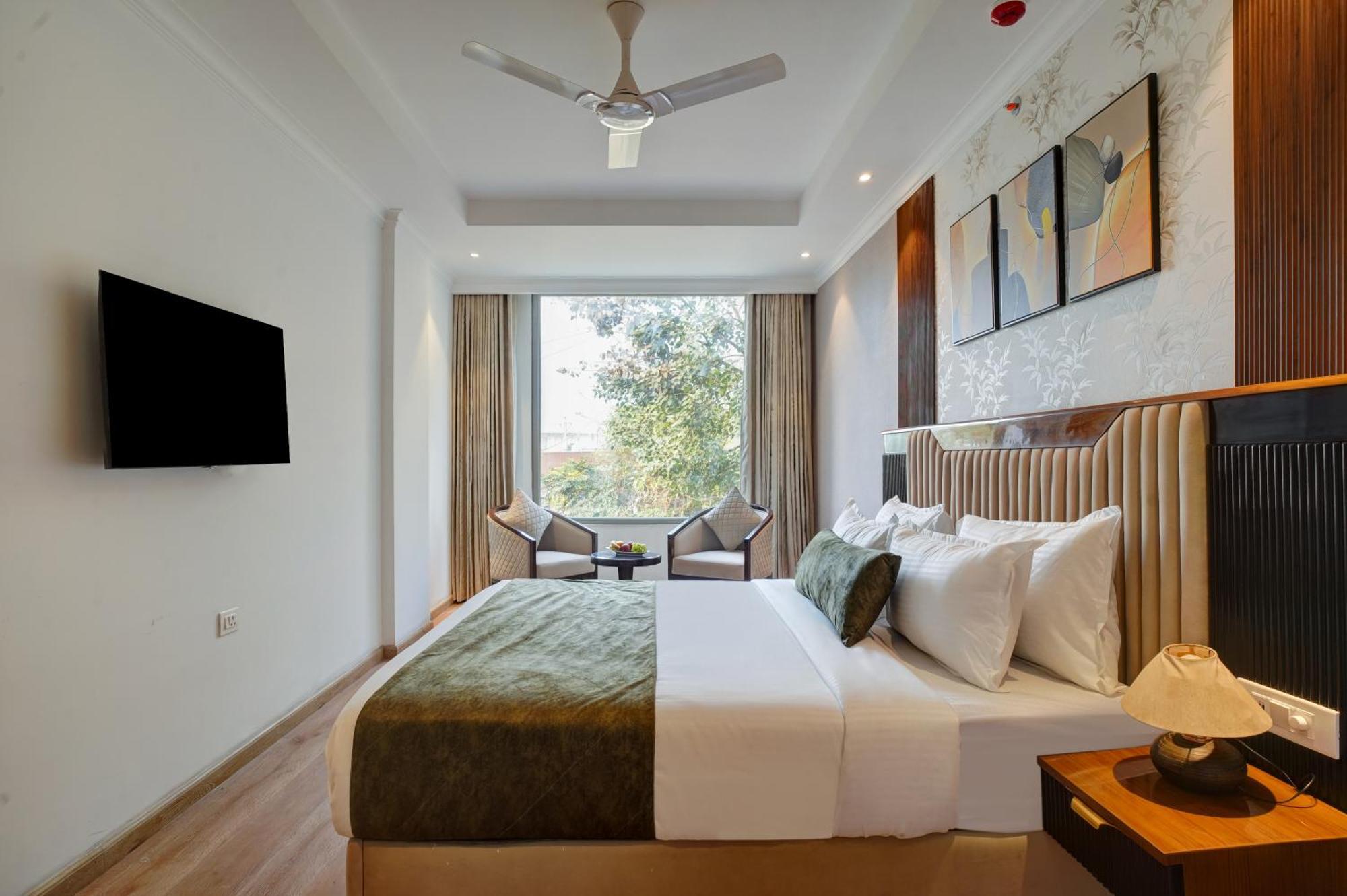 Iva Premium Delhi Airport With Airport Drop Hotel New Delhi Buitenkant foto