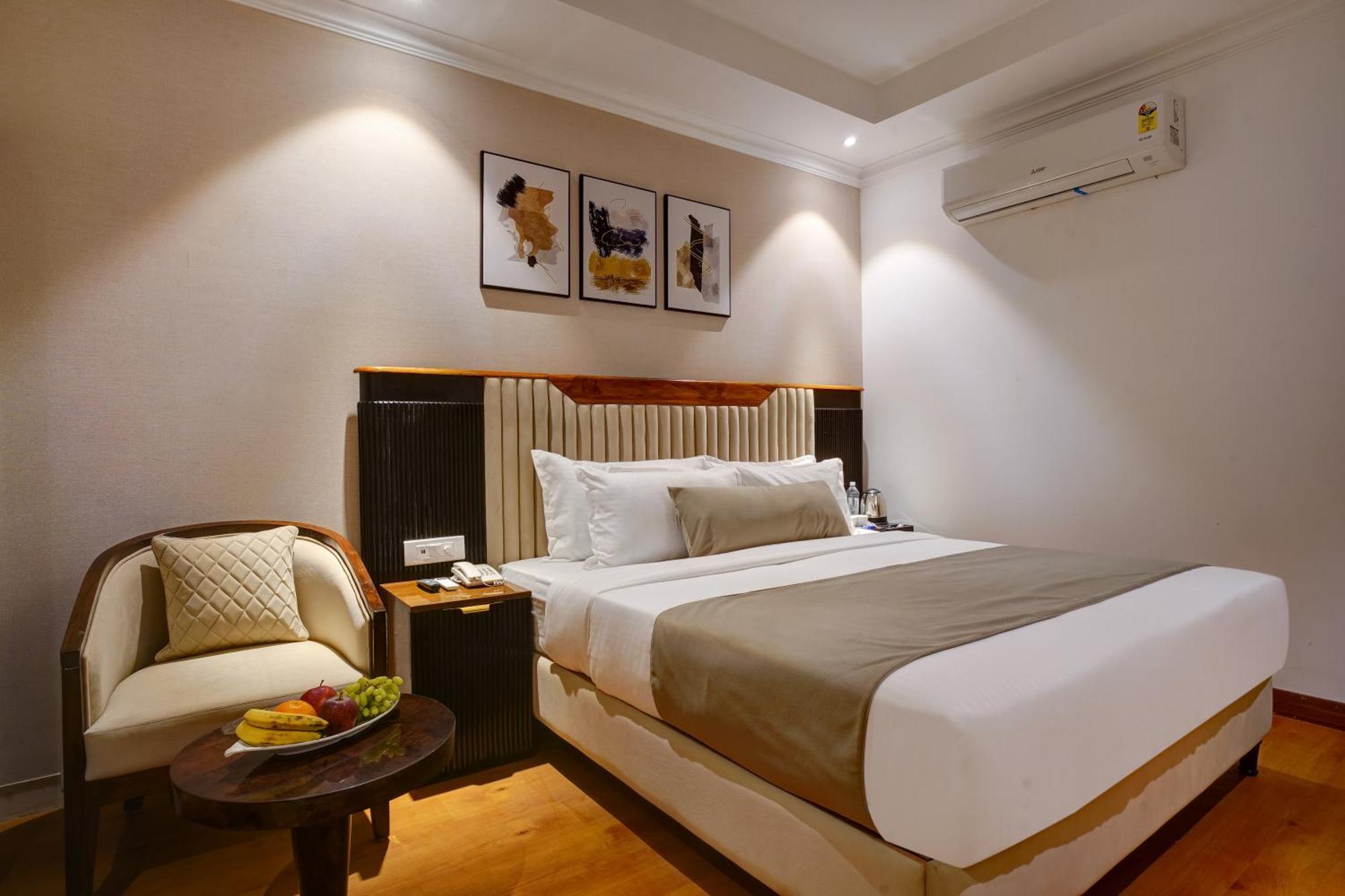 Iva Premium Delhi Airport With Airport Drop Hotel New Delhi Buitenkant foto