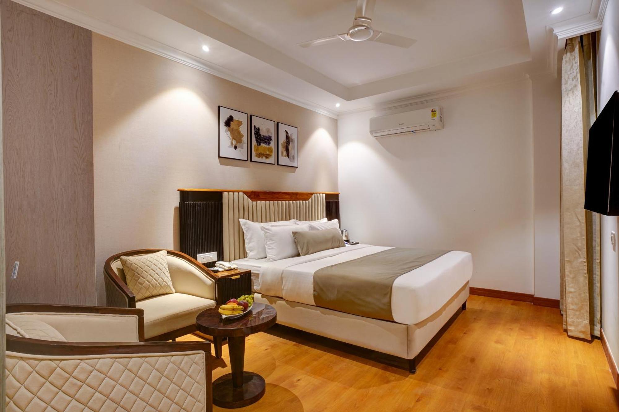 Iva Premium Delhi Airport With Airport Drop Hotel New Delhi Buitenkant foto