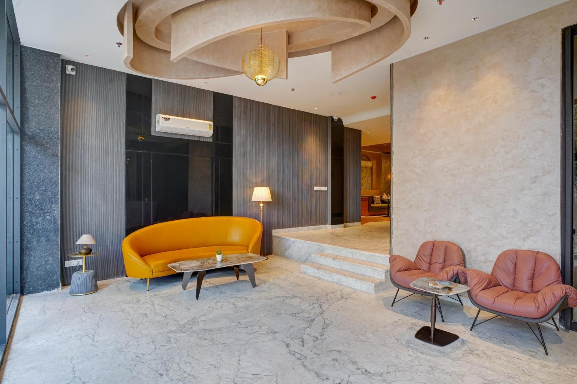 Iva Premium Delhi Airport With Airport Drop Hotel New Delhi Buitenkant foto