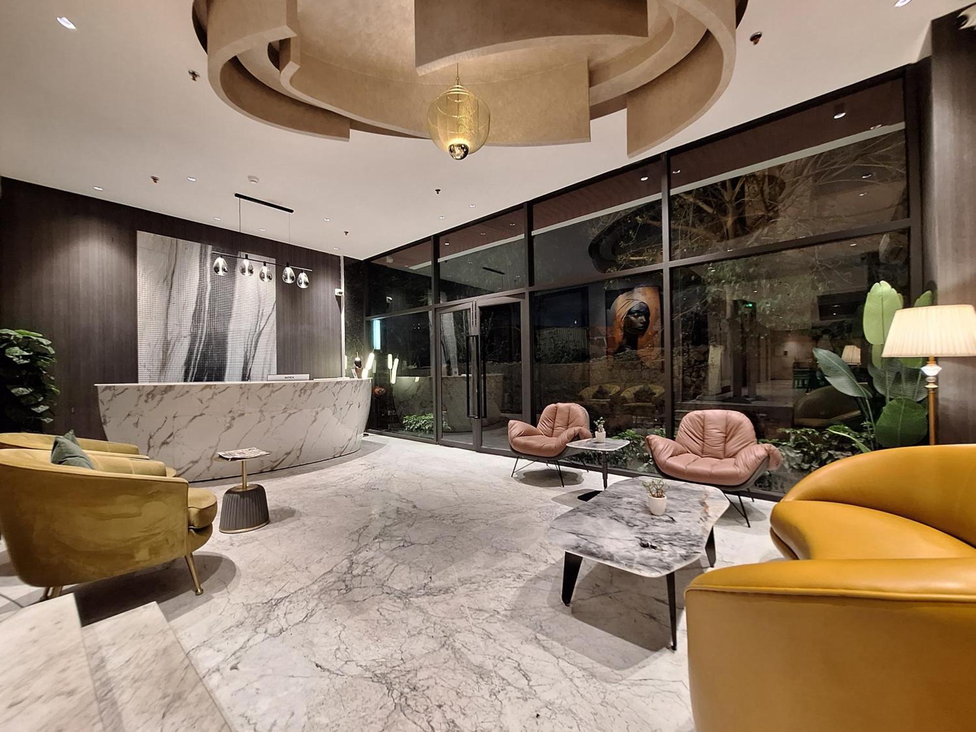 Iva Premium Delhi Airport With Airport Drop Hotel New Delhi Buitenkant foto
